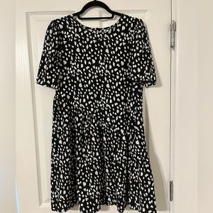 Black and white girl’s dress or women’s tunic